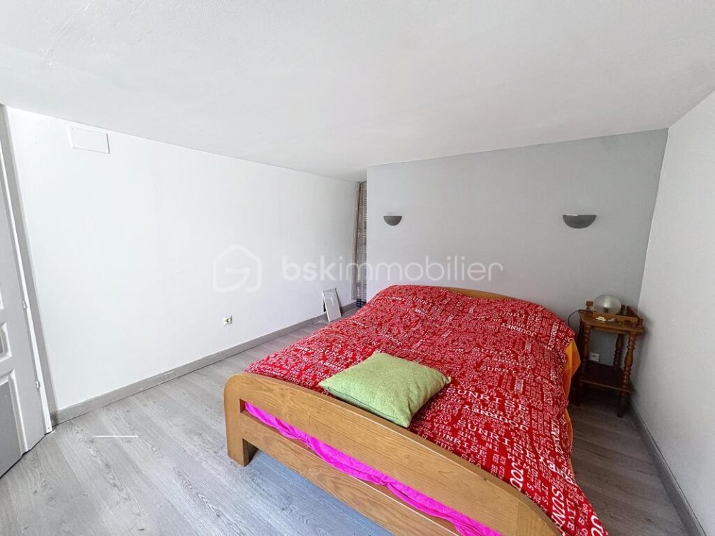 Maison proche centre ville avec vue et jardin – 4 pièces – 4 chambres – 135 m²