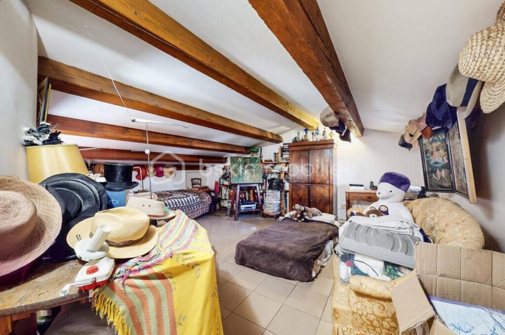 Maison Type 4 / 5 136 m² sur 1400 m² de terrain – 5 pièces – 3 chambres – 136 m²