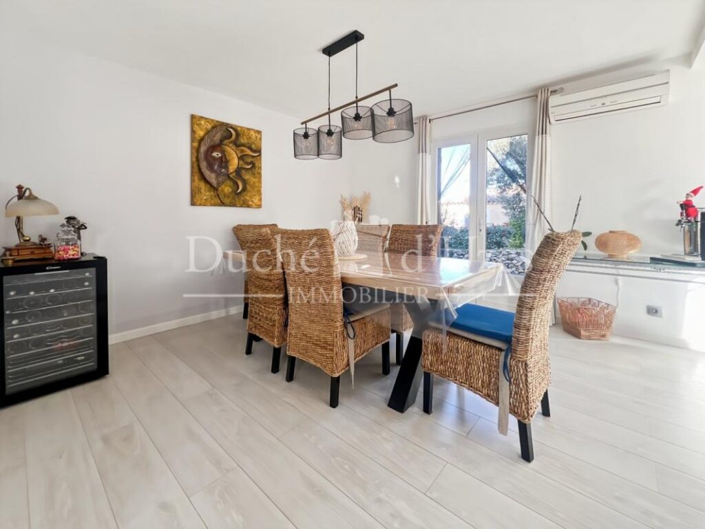 Maison – 5 pièces – 3 chambres – 116 m²