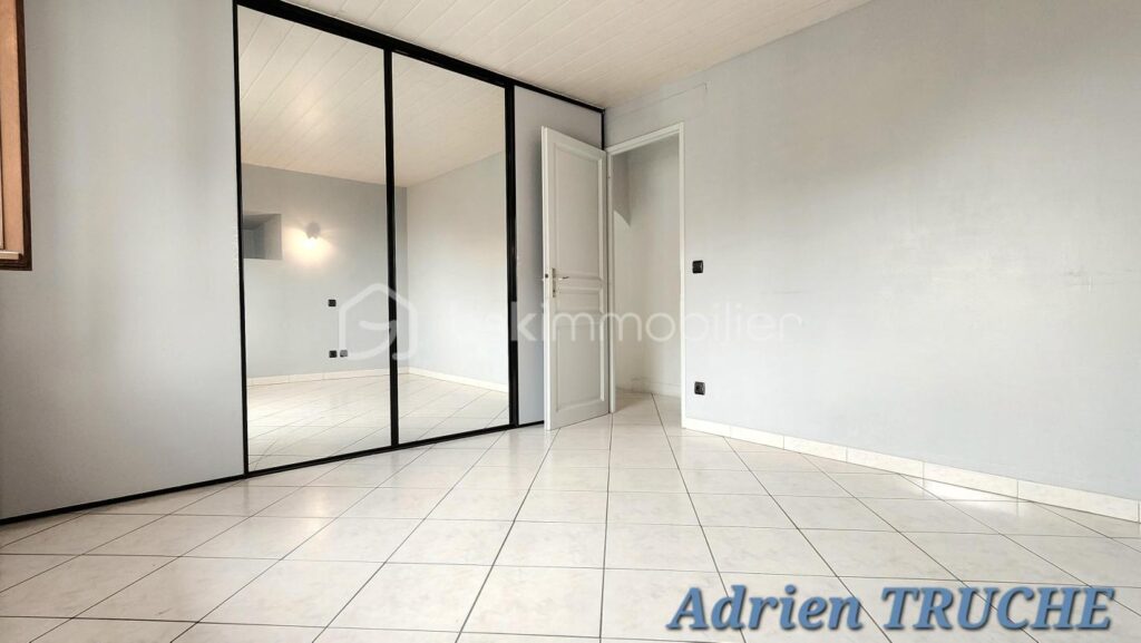 Corps de ferme rénové évolutif – Environnement verdoyant et calme – Belle performance thermique – 5 pièces – 3 chambres – 138 m²