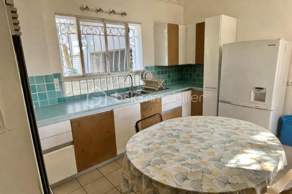 Centre de Saint-Raphaël – Élégante propriété de caractère des années 1930, vue mer sur un emplacement d’exception – 11 pièces – 5 chambres – 320 m²