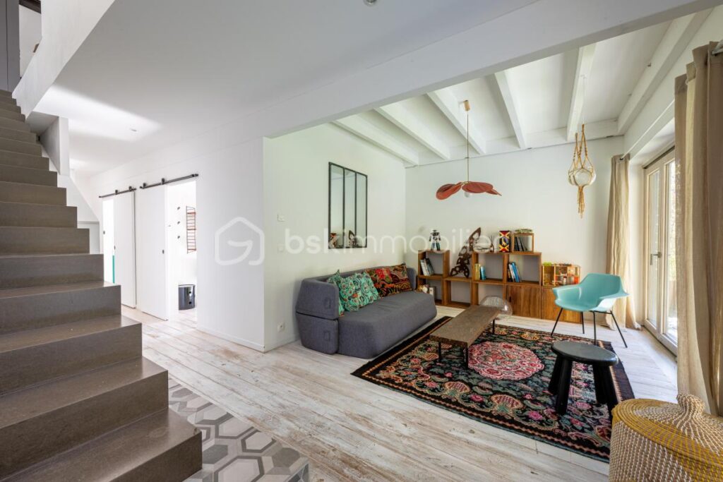 Maison d&rsquo;architecte 8 pièces 200m² Dngy-Saint-Clair – 8 pièces – 4 chambres – 185 m²