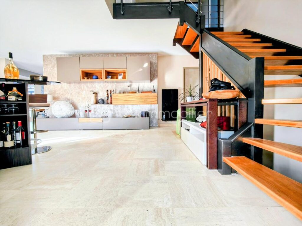 Maison contemporaine charmante et spacieuse à Jouars-Pontchartrain – 8 pièces – 3 chambres – 233 m²