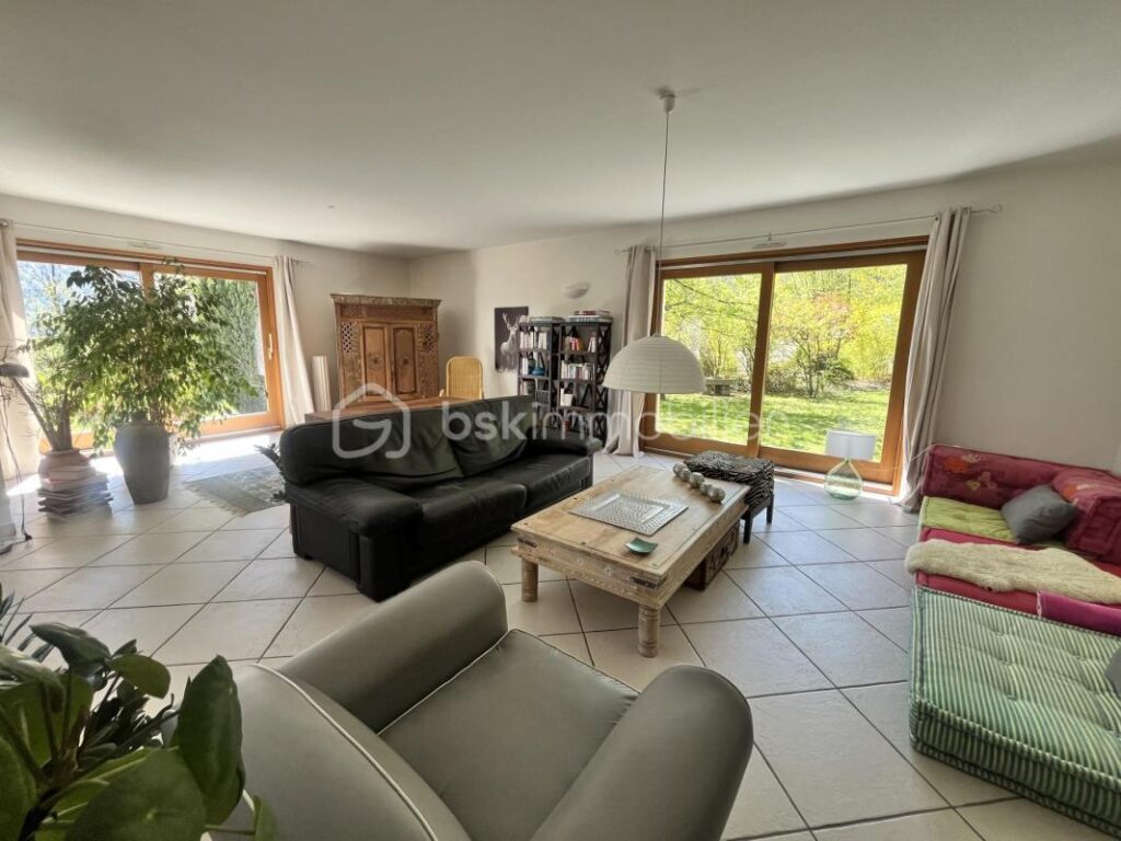 Maison contemporaine 5 pièces 180m² Saint Jean de Maurienne – 5 pièces – 4 chambres – 180 m²