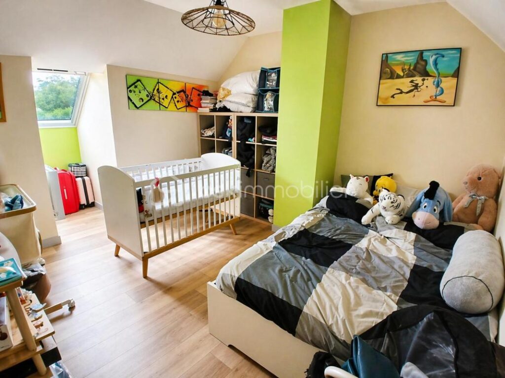 NOUVEAUTÉ sur la commune du VAL SAINT PERE ! – 6 pièces – 3 chambres – 121 m²