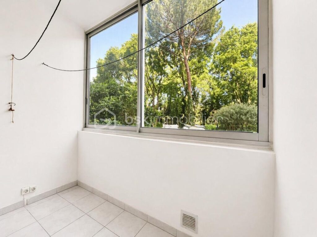 Appartement P3 – Rez-de-chaussée surélevé – Quartier Capouchiné – 3 pièces – 2 chambres – 54 m²