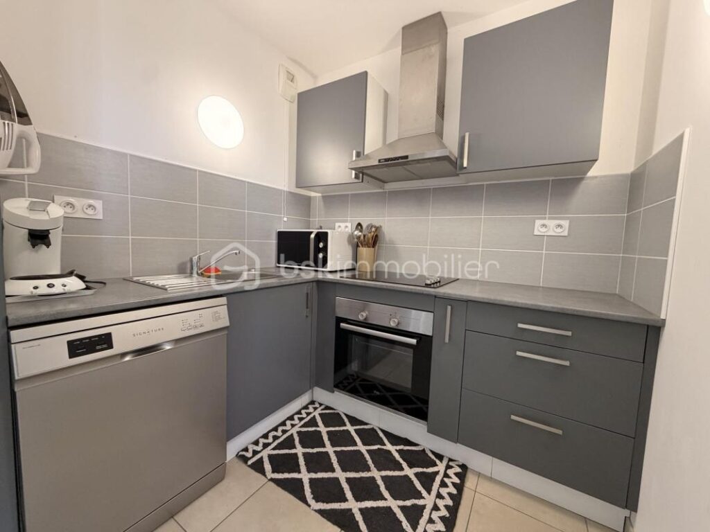 Appartement avec vue sur la mer et place de parking sécurisé – 2 pièces – 1 chambre – 45 m²