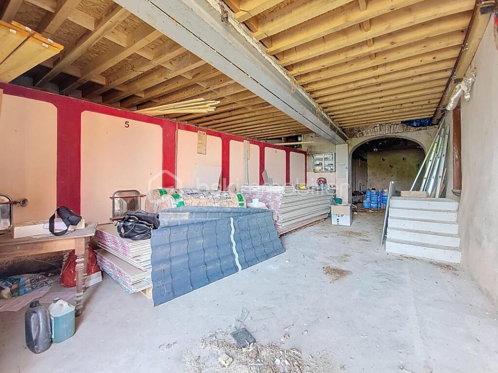 Maison à rénover avec fort potentiel – Le Perréon – Dépendances + terrain – 4 pièces – 3 chambres – 132 m²