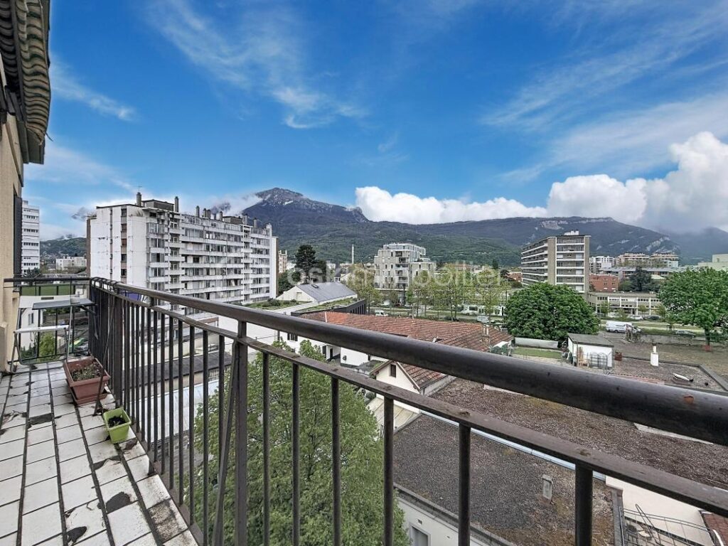 Appartement T4 de 67m2- DERNIER ÉTAGE + cave – 4 pièces – 3 chambres – 67 m²