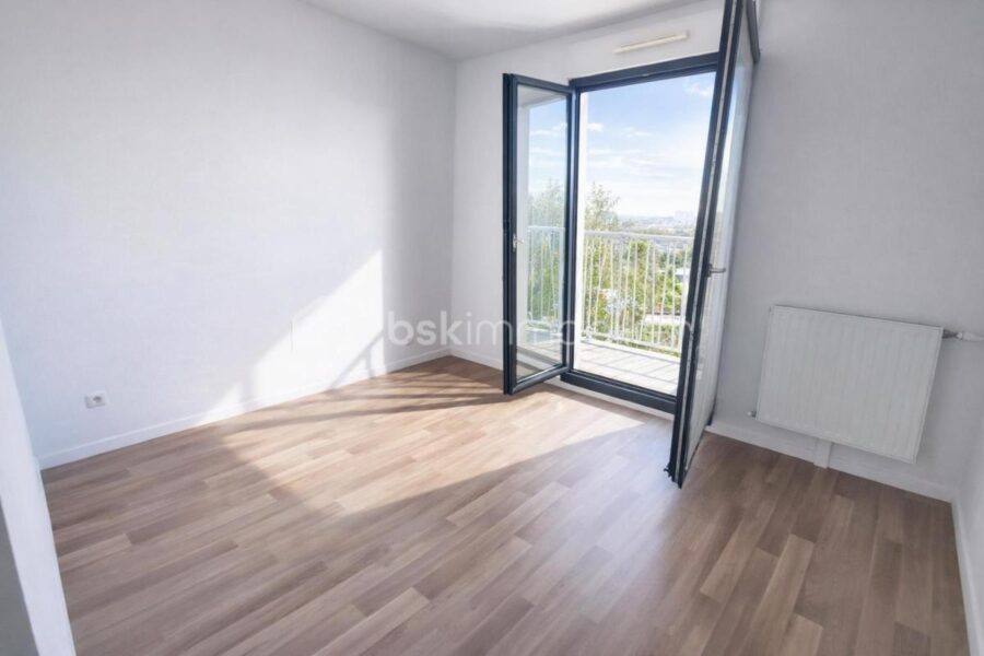 Appartement à vendre à Aubervilliers — Vue sur la ville — photo 9