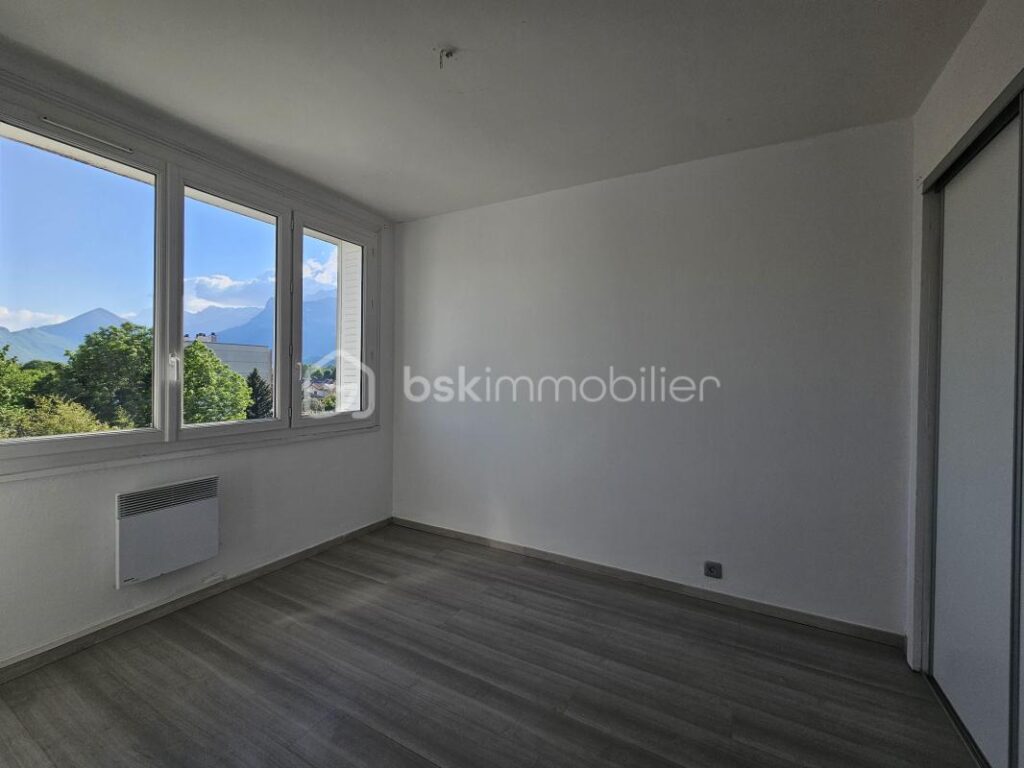 T3 lumineux en dernier étage avec balcons et vue dégagée – 3 pièces – 2 chambres – 57 m²