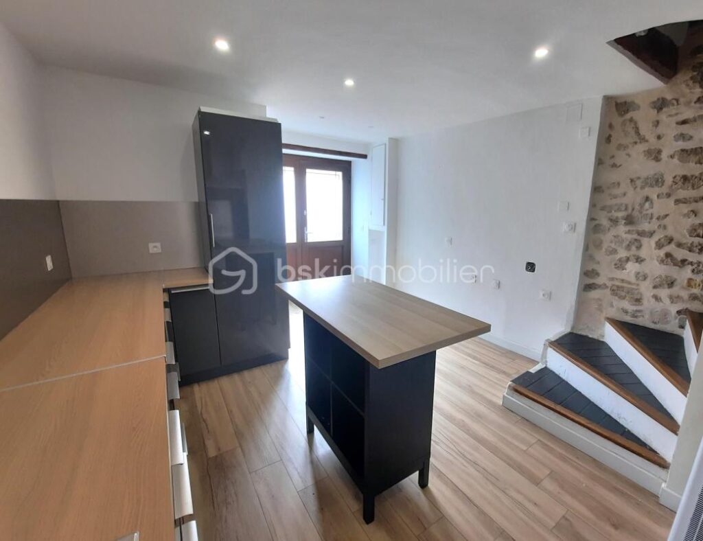 Maison de village au coeur du canton de Fayence – 4 pièces – 2 chambres – 61 m²