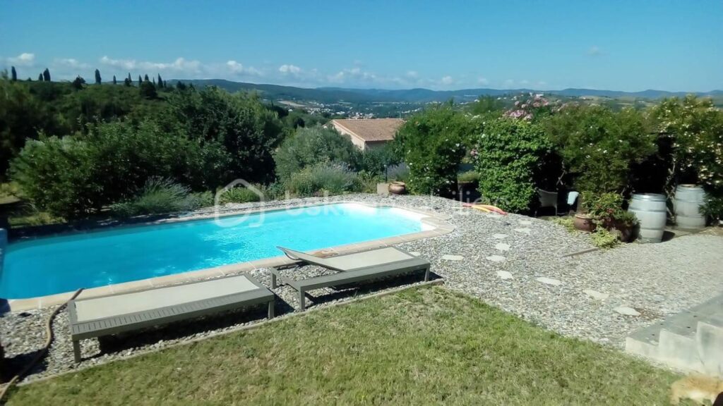 Maison sur la colline – 5 pièces – 4 chambres – 122 m²