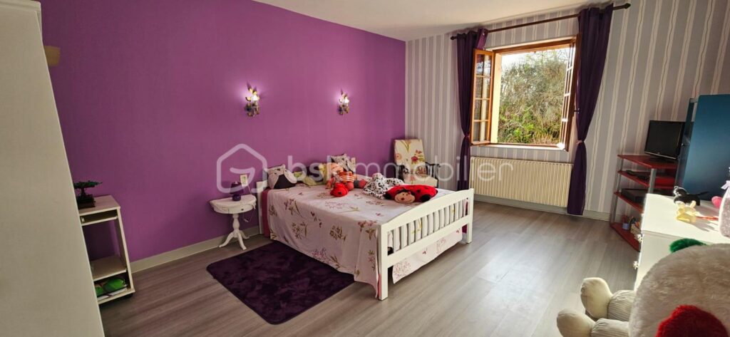 Havre de paix de 410m2 sur un terrain de 13000m2 avec Piscine – 11 pièces – 6 chambres – 410 m²