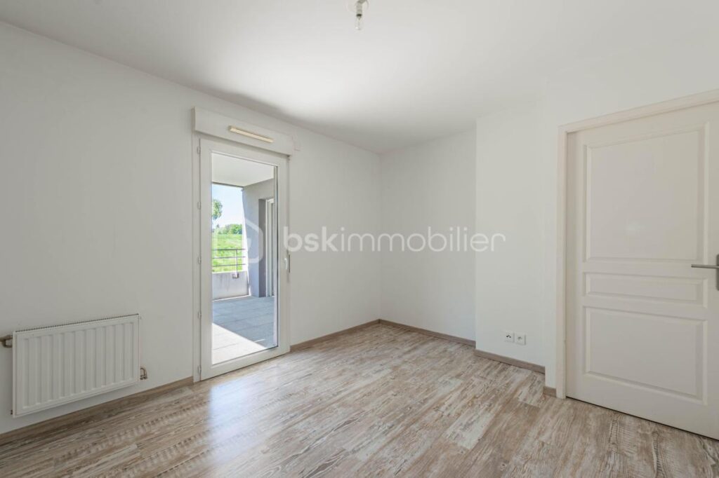Joli T3 en étage avec terrasse couverte et vue dégagée / Stationnement privatif en sous-sol – 3 pièces – 2 chambres – 64 m²