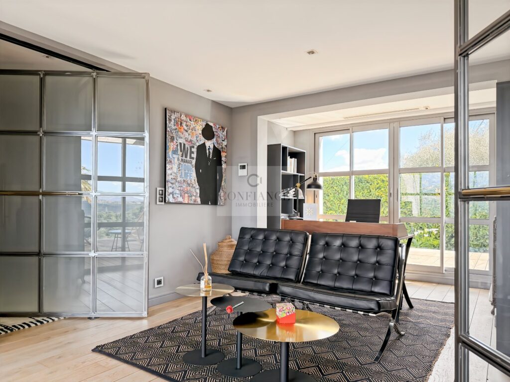 Maison – 7 pièces – 5 chambres – 254 m²