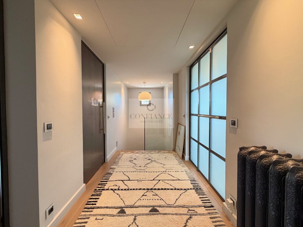 Maison – 7 pièces – 5 chambres – 254 m²