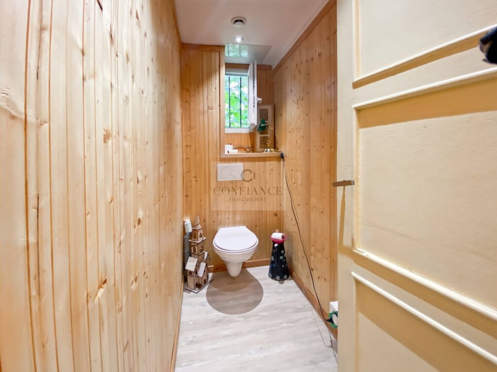 Maison – 5 pièces – 4 chambres – 199 m²
