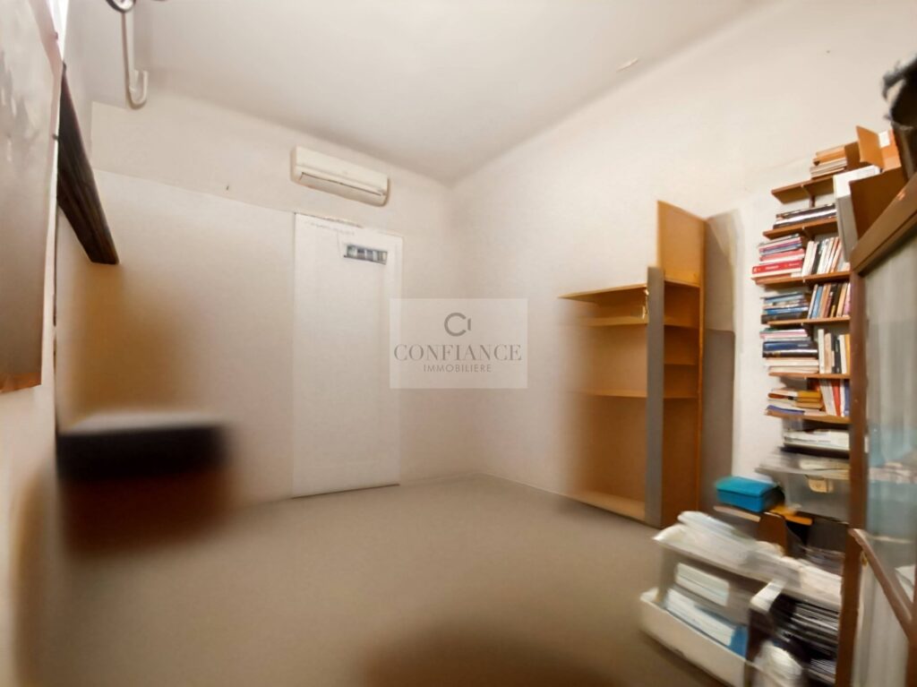Maison – 5 pièces – 4 chambres – 199 m²