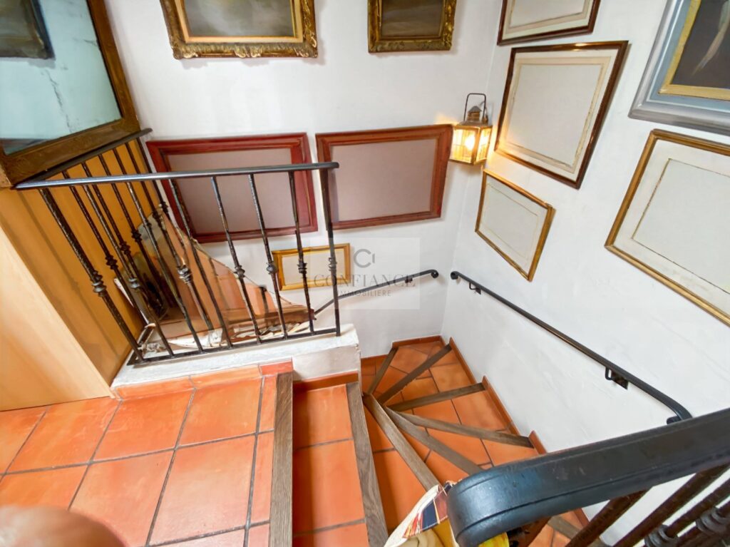 Maison – 5 pièces – 4 chambres – 199 m²