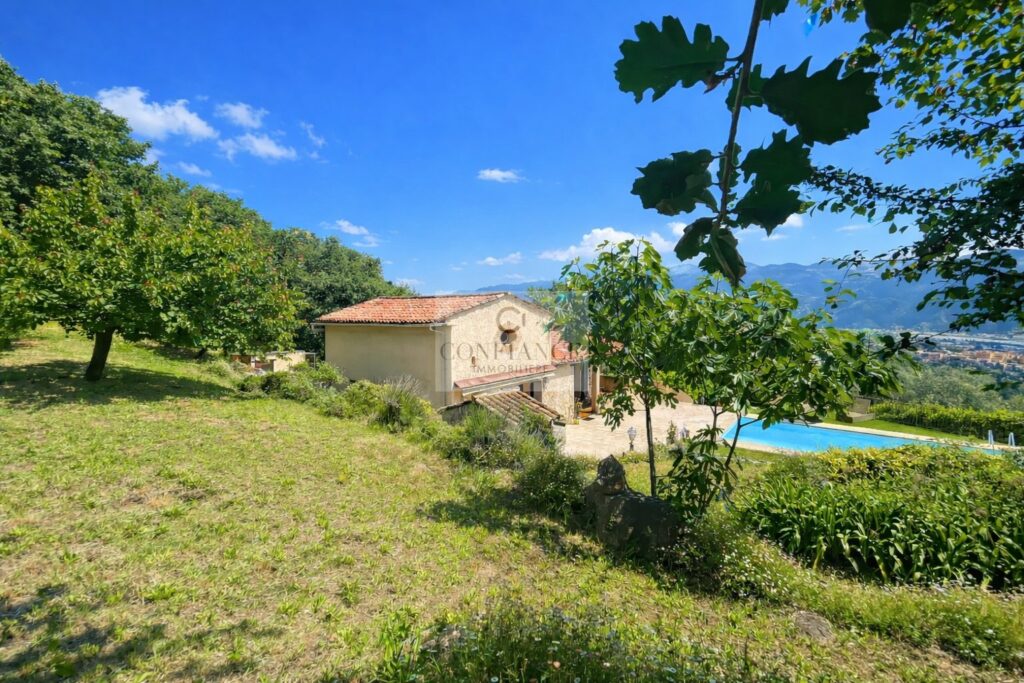 Maison individuelle – 5 pièces – 4 chambres – 148 m²