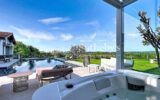 Maison basque avec piscine et vue dégagée – Larressore – 7 pièces – 5 chambres – 185 m²