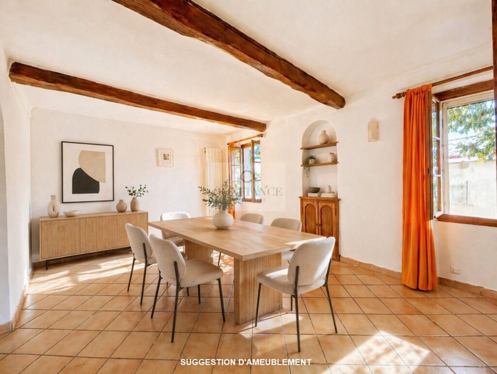 Maison – 5 pièces – 4 chambres – 80 m²