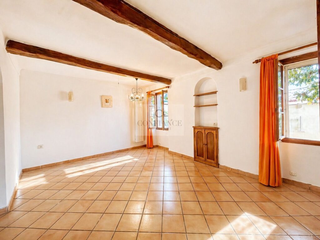 Maison – 5 pièces – 4 chambres – 80 m²