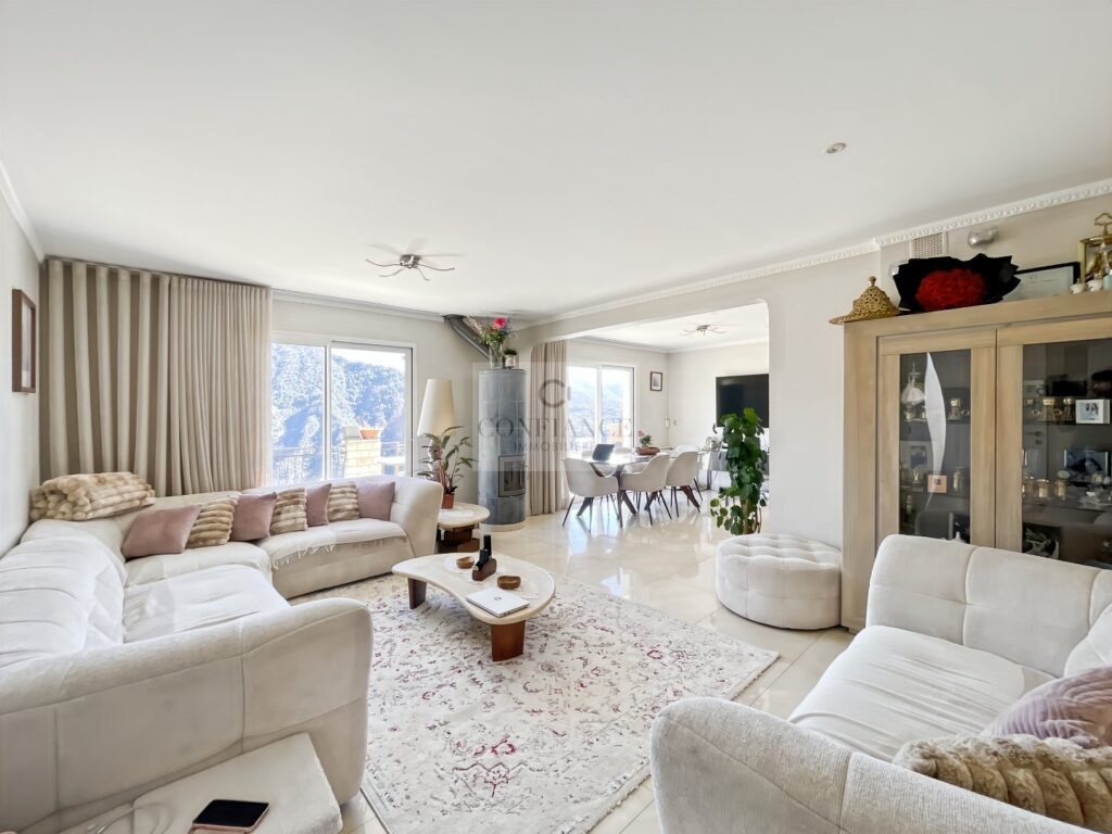 Maison individuelle – 7 pièces – 5 chambres – 185 m²