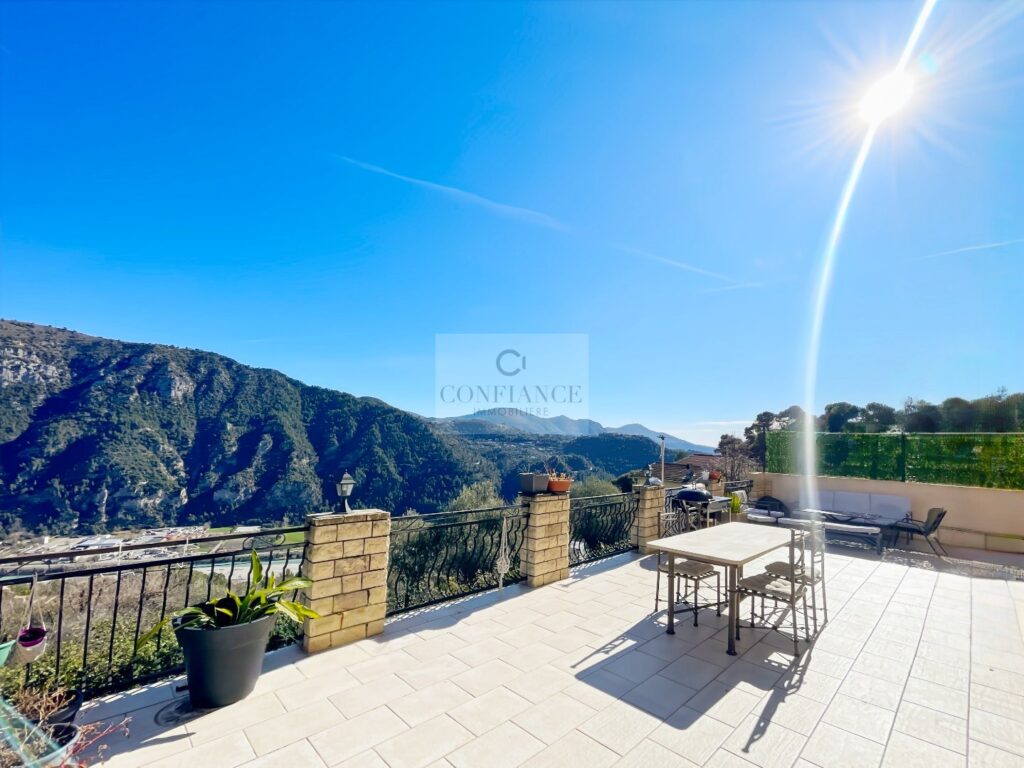 Maison individuelle – 7 pièces – 5 chambres – 185 m²