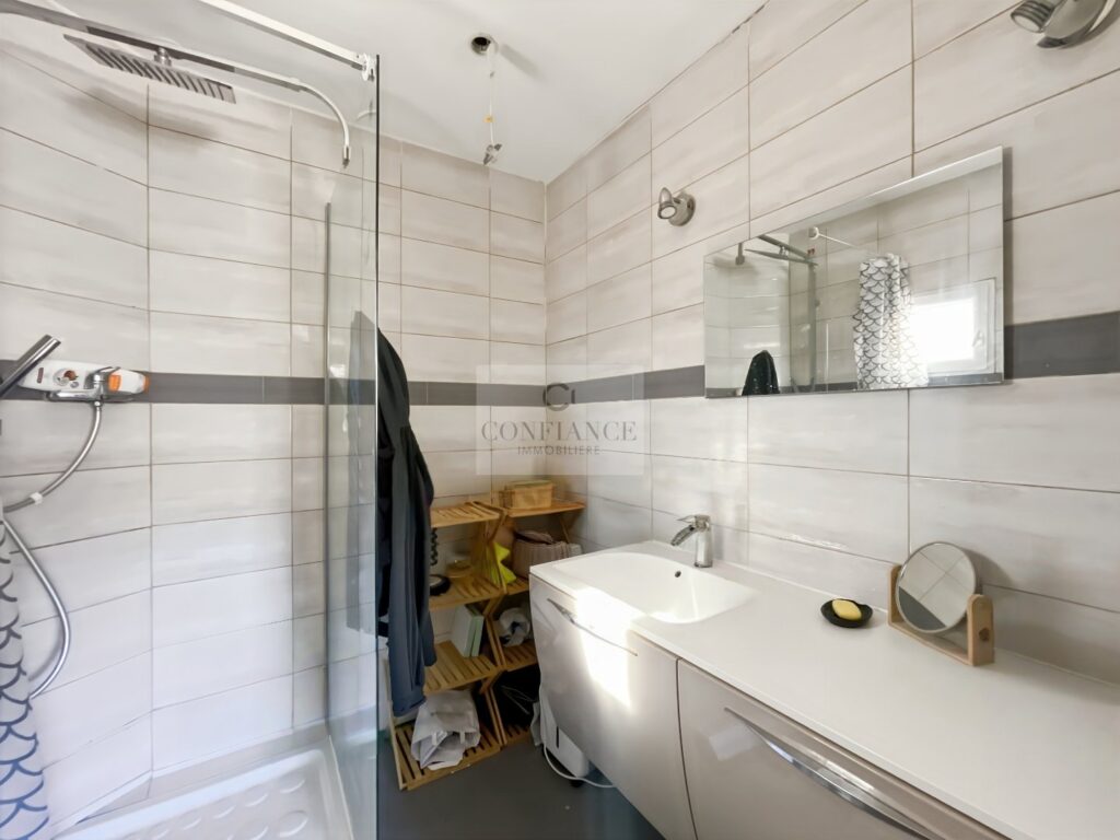 Maison individuelle – 7 pièces – 5 chambres – 185 m²