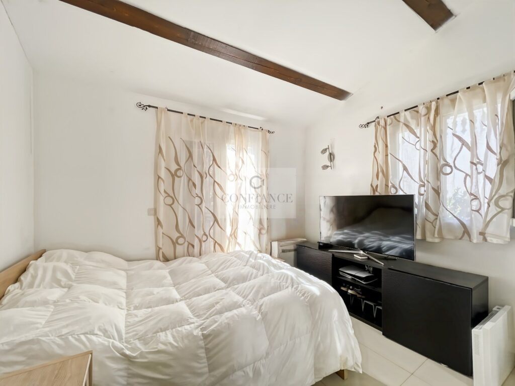 Maison individuelle – 7 pièces – 5 chambres – 185 m²