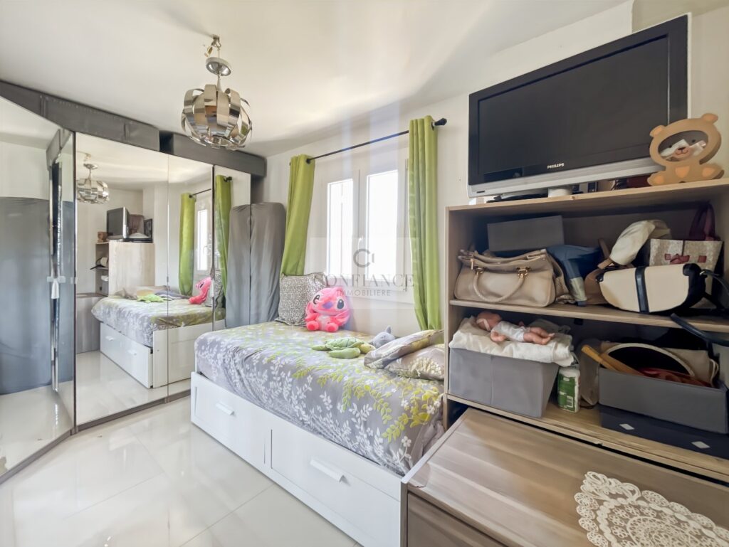 Maison individuelle – 7 pièces – 5 chambres – 185 m²