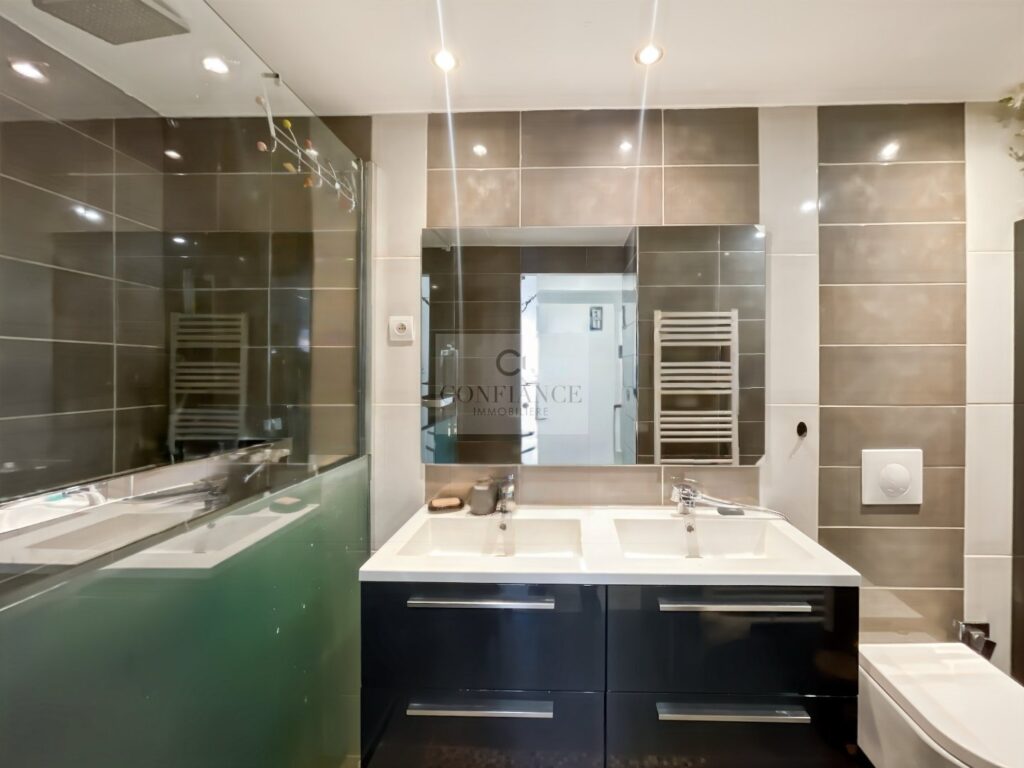 Maison individuelle – 7 pièces – 5 chambres – 185 m²