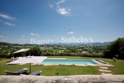 Authentique ferme basque aux vues imprenables – 10 pièces – 4 chambres – 421 m²