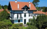 Maison de Maître avec jardin et piscine – 10 pièces – 7 chambres – 300 m²