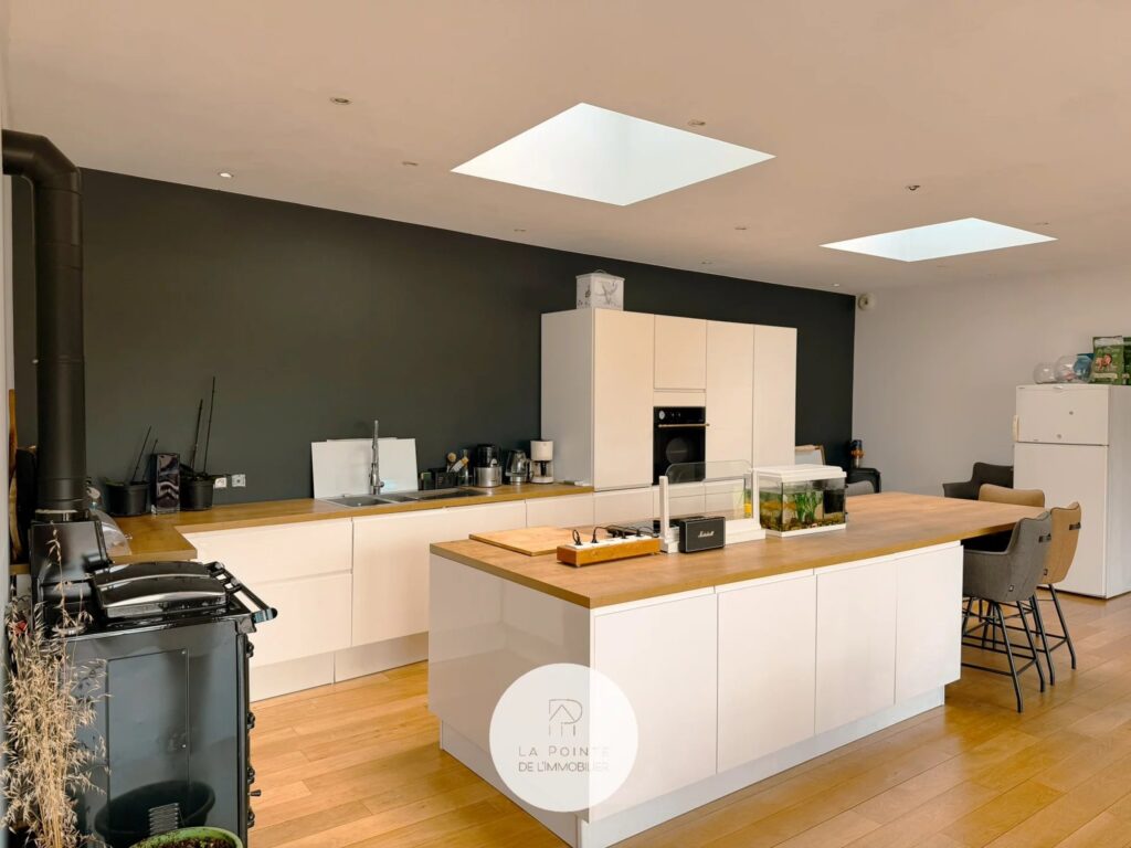 Maison de plain-pied 191 m² avec studio indépendant et grand jardin à Saint-Alban, à 5 min de Pléneuf-Val-André – 8 pièces – 6 chambres – 191 m²