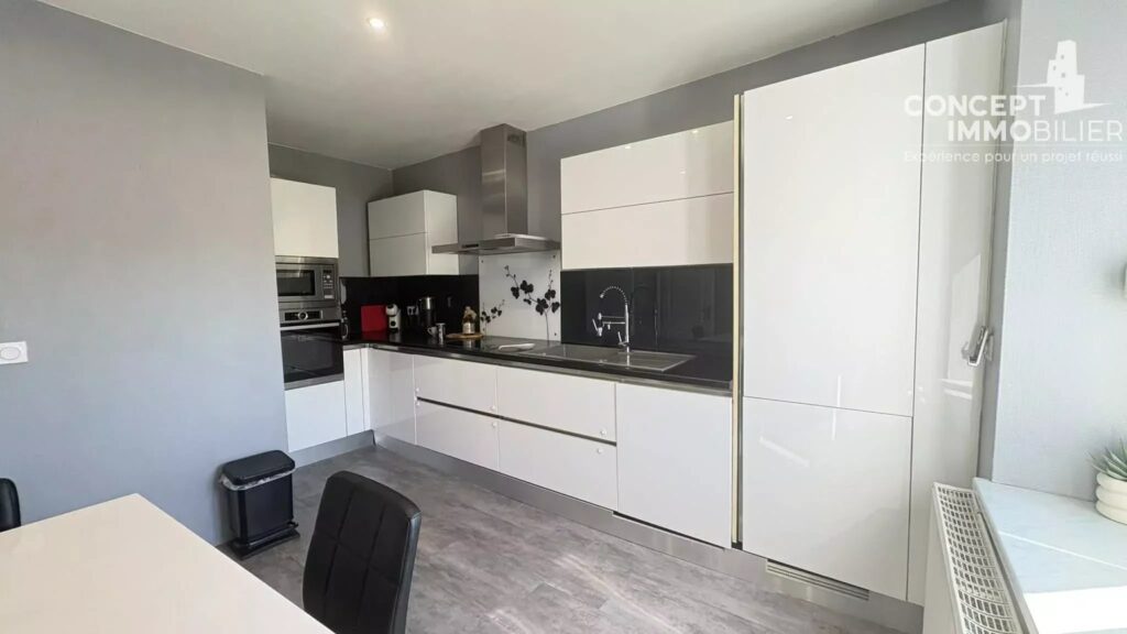 Immeuble à vendre Uckange – 8 pièces – 5 chambres – 202 m²