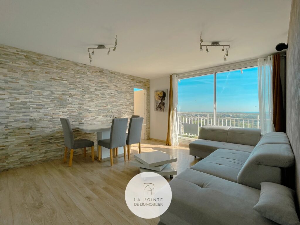 Appartement T4 à Saint-Brieuc avec vue imprenable sur la baie et la ville – 4 pièces – 2 chambres – 73.57 m²