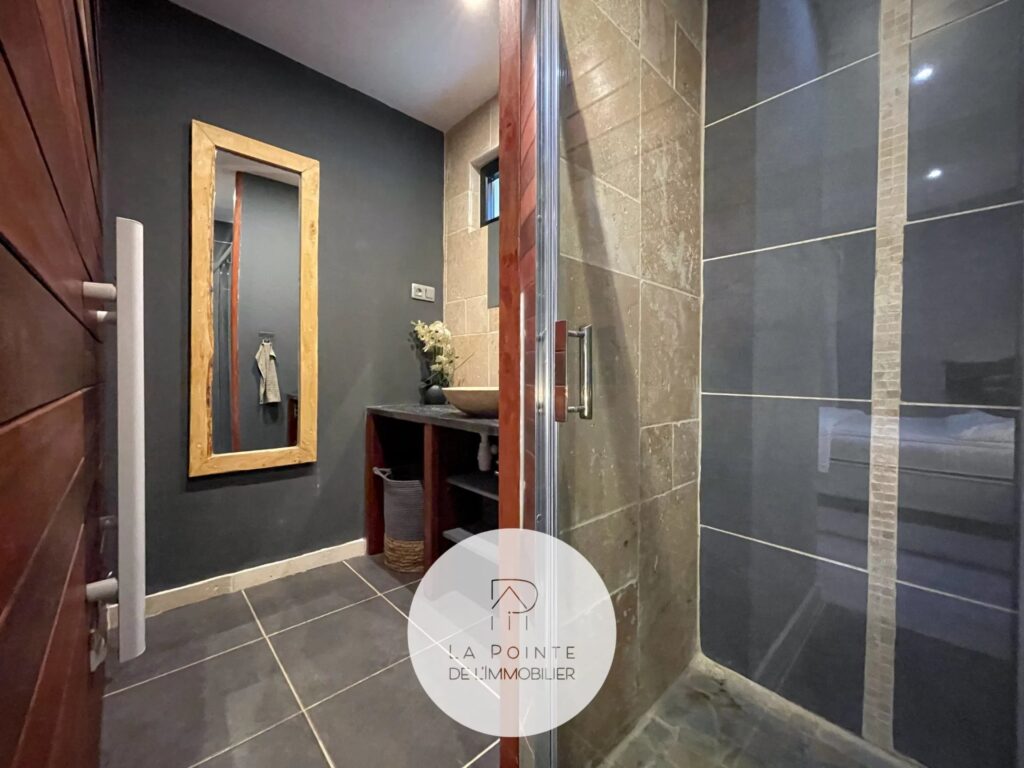 Villa contemporaine avec piscine intérieure – À 500 m de la plage, Erquy – 6 pièces – 4 chambres – 111 m²