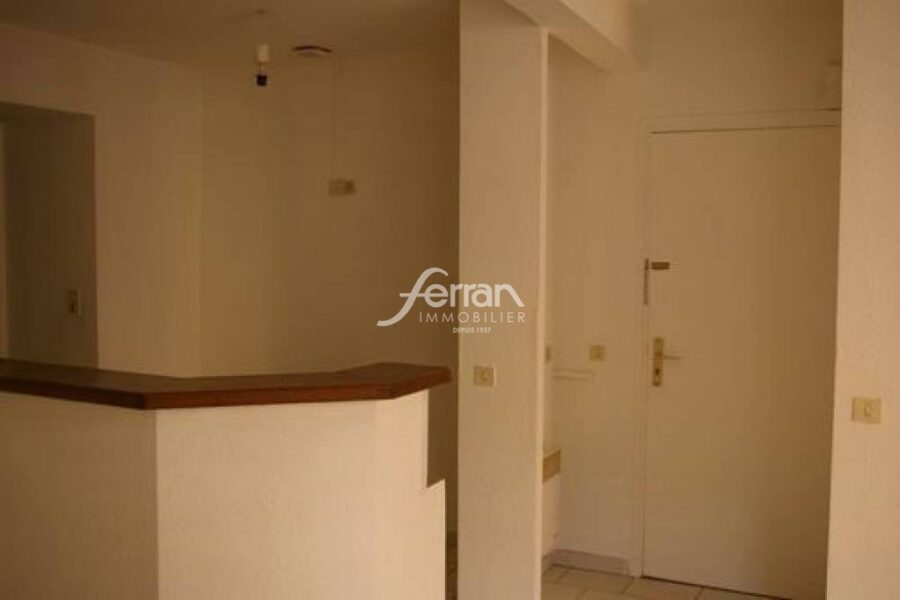 Appartement à louer à Salernes