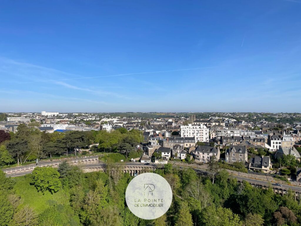 Appartement T4 à Saint-Brieuc avec vue imprenable sur la baie et la ville – 4 pièces – 2 chambres – 73.57 m²