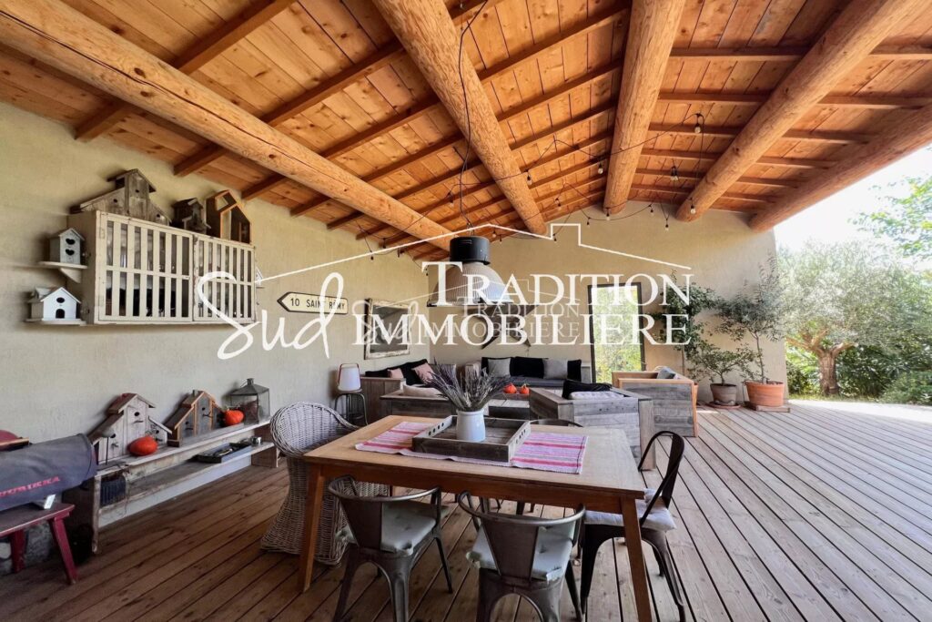 vente maison 10 Pièce(s) – 10 pièces – NR chambres – 240.00 m²