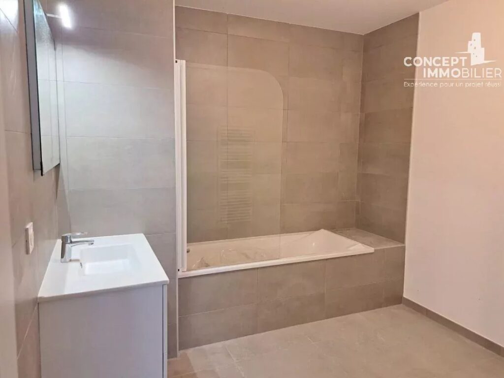 Appartement Fameck 3 pièce(s) 64 m2 avec terrasse et place de parking – 3 pièces – 2 chambres – 64 m²