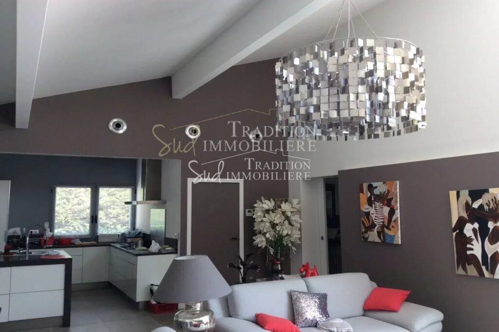 vente maison 5 Pièce(s) – 5 pièces – 3 chambres – 137.00 m²