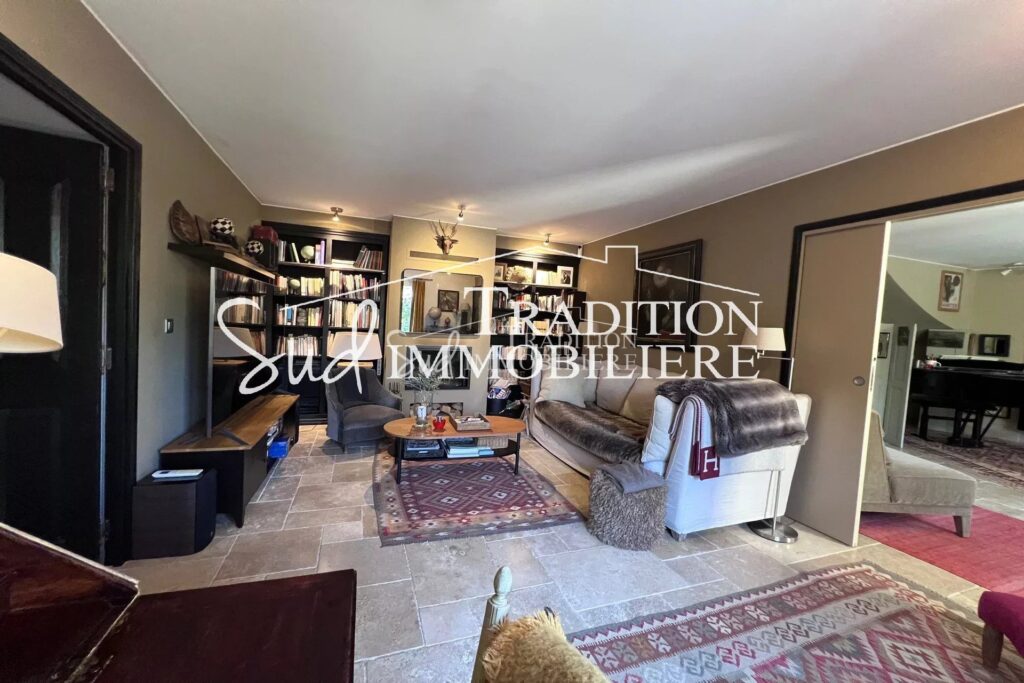vente maison 8 Pièce(s) – 8 pièces – NR chambres – 191.00 m²
