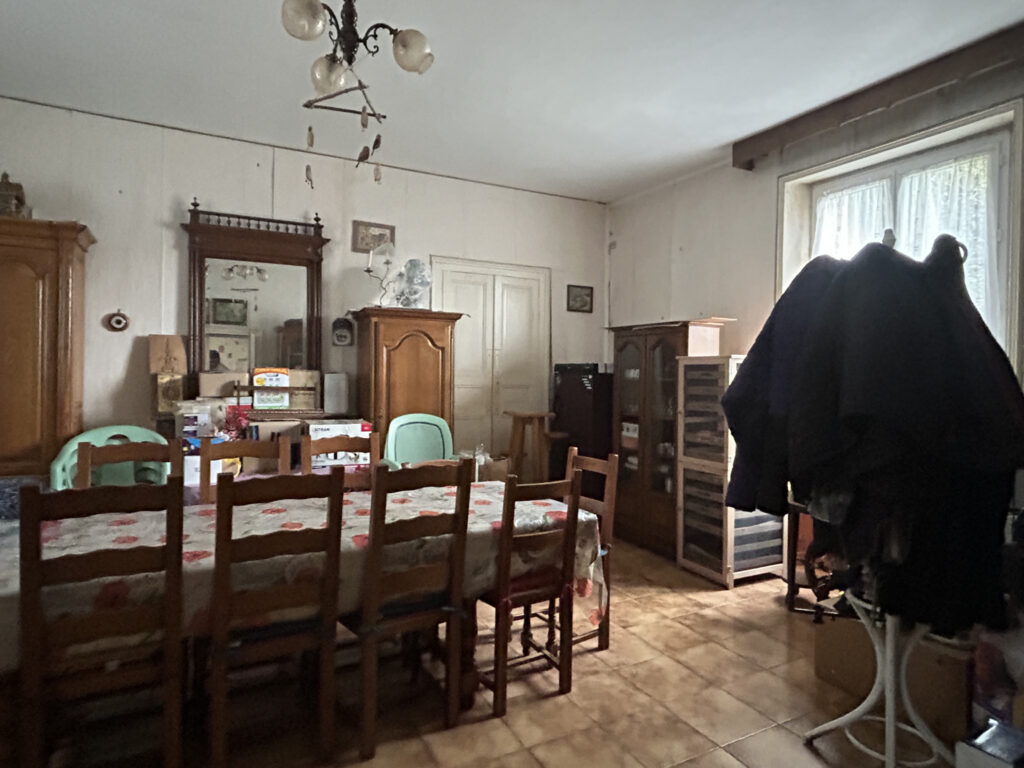 Au coeur de la campagne du sud Pays d&rsquo;auge, l&rsquo;agence CAZIN I – 6 pièces – 3 chambres – 120 m²