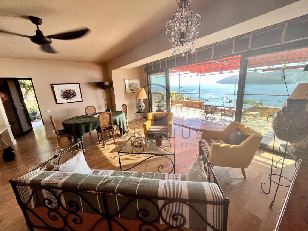 Charmante villa avec vue mer sur l&rsquo;Île du Levant – 4 pièces – 3 chambres – 120.5 m²