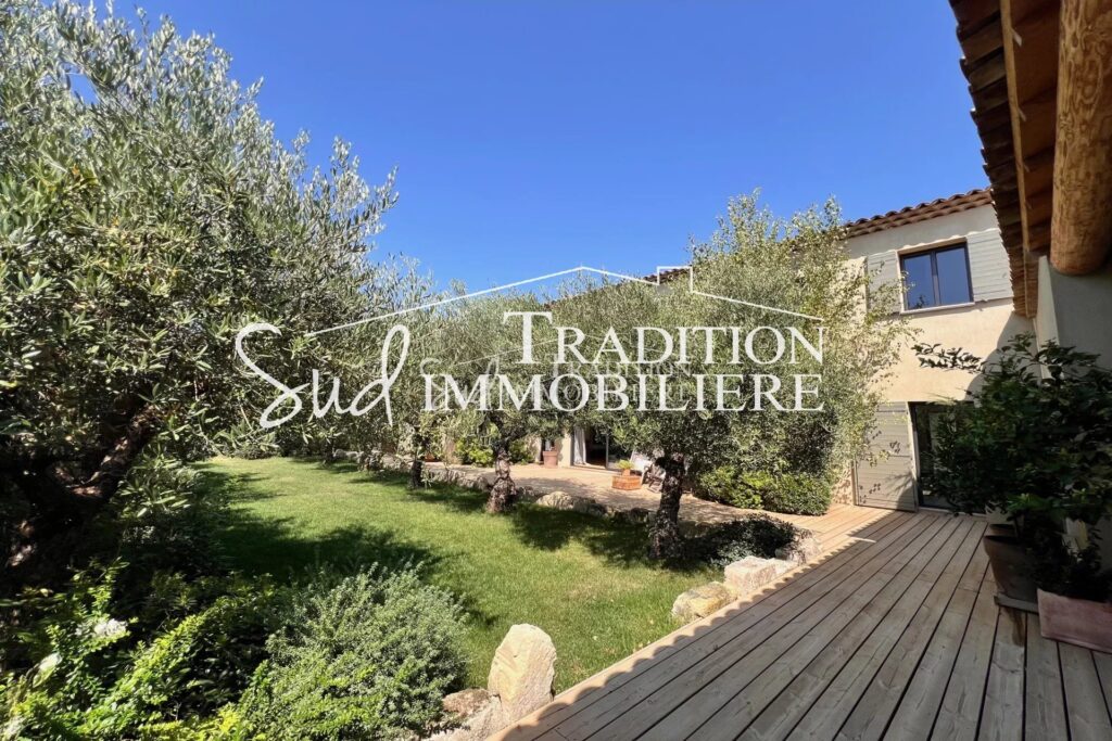 vente maison 10 Pièce(s) – 10 pièces – NR chambres – 240.00 m²