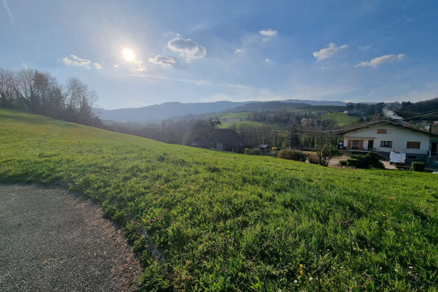 Terrain à vendre à Rumilly — Vue montagne — photo 1